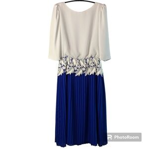 Vintage Miss Elliette California Dress Medium-Large Pleated Skirt Crochet Waist